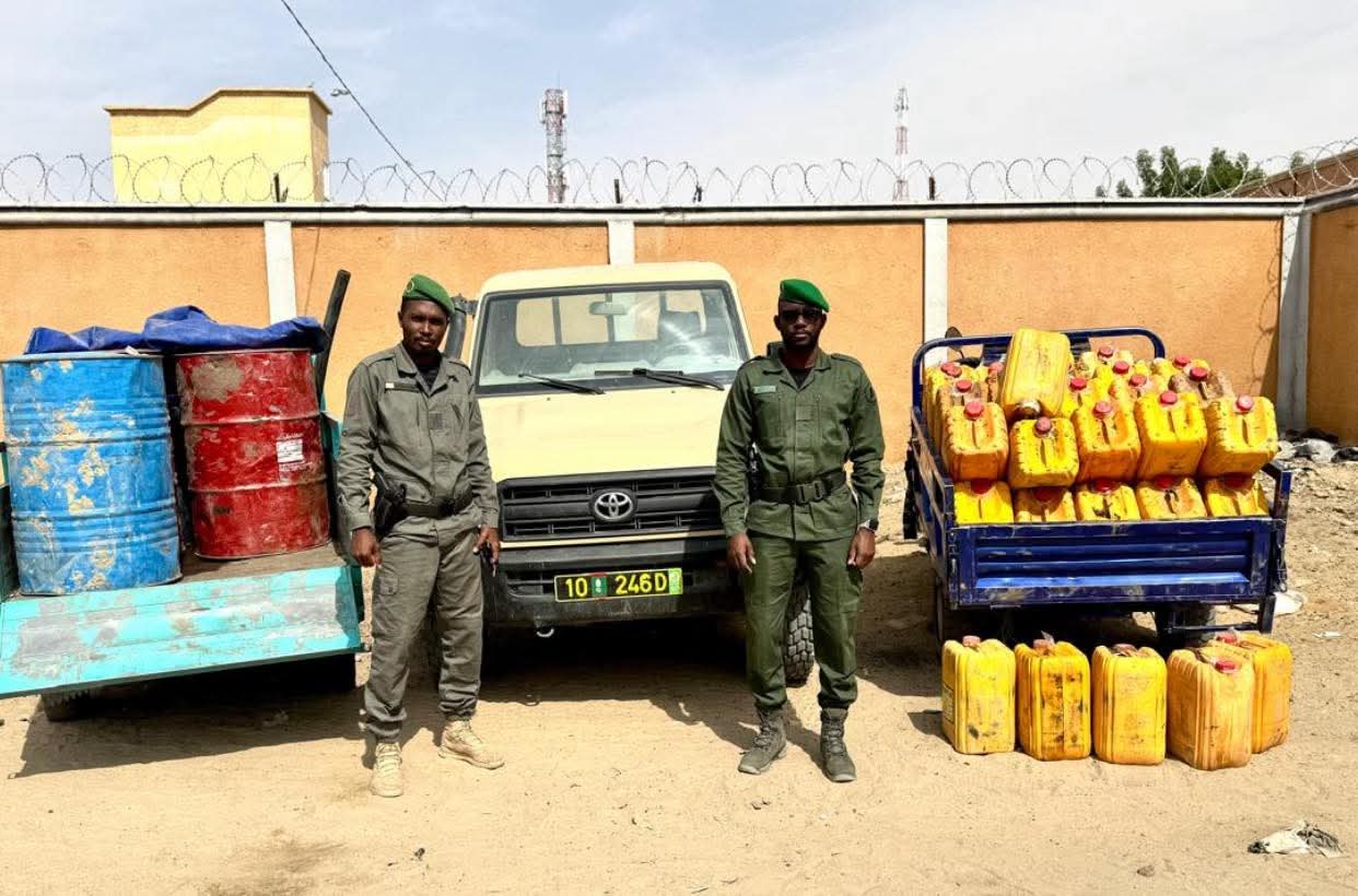 فاصله : الجمارك تحبط محاولة لتهريب محروقات