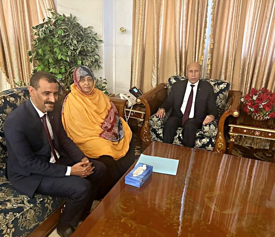 غزواني يستقبل أسرة إسحاق ولد المختار ويعد بتفعيل القنوات&nbsp;(…)